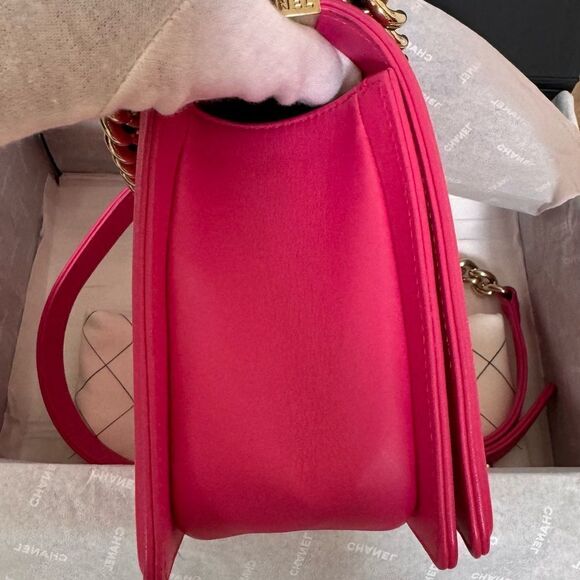 100% authentic CHANEL old medium boy bag pink lambskin gold hardware - Picture 2 of 10